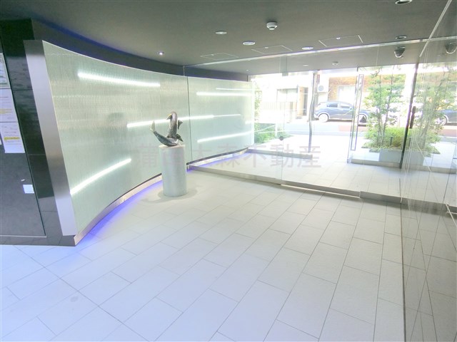 エントランス　防犯カメラTVモニター付オートロック宅配BOXメールBOX管