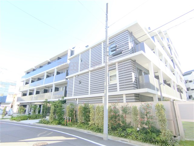 建物外観　2021年10月築　RC鉄筋コンクリート造地上7階建て1K