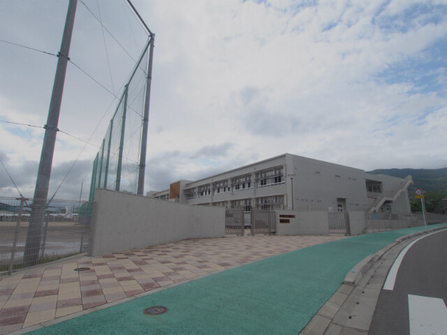 小学校　大町町立小中一貫校大町ひじり学園小学部（小学校）まで1392m