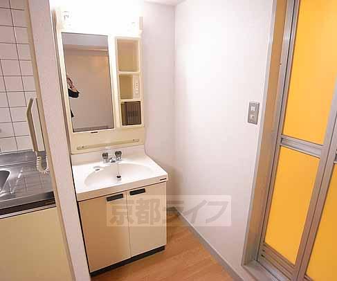 洗面設備　実際の間取りと違う場合があります