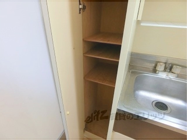 収納　キッチン横収納