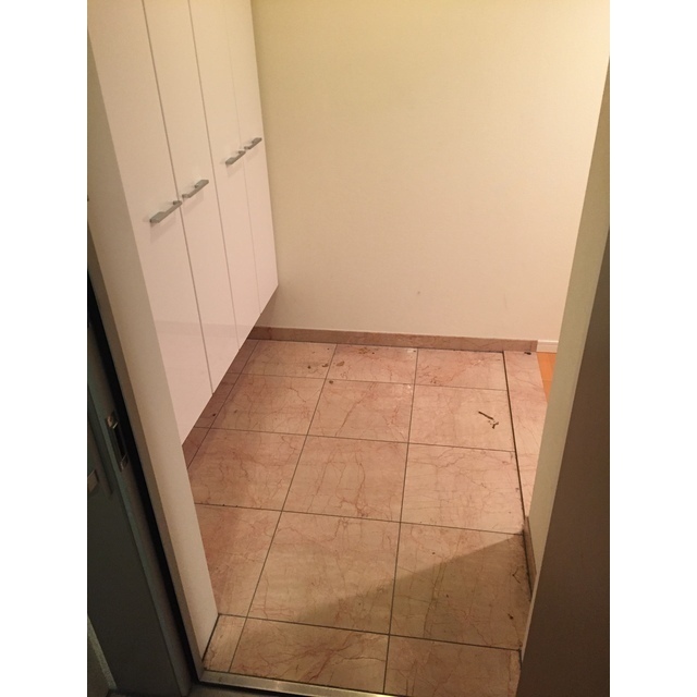 玄関　※別部屋参考写真