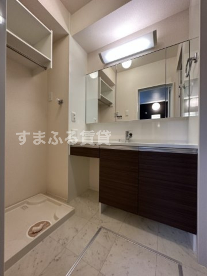 洗面設備　同仕様　反転の場合あり