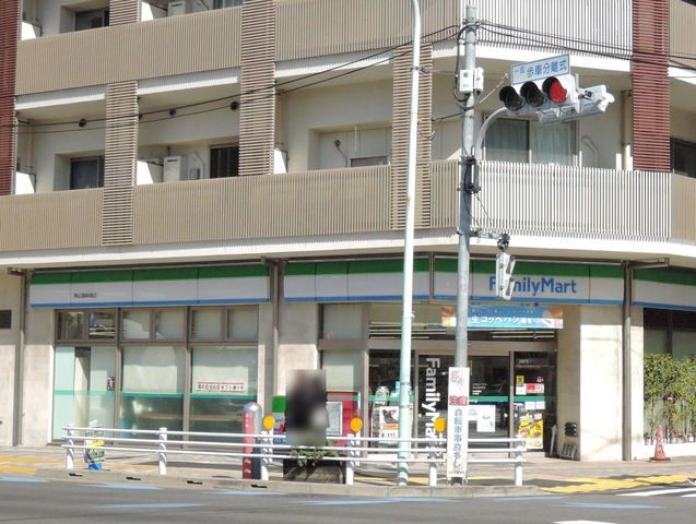 コンビニ　ファミリーマート 駒込霜降橋店（コンビニ）まで93m