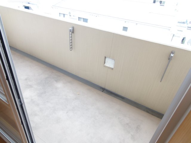 バルコニー　同物件別部屋