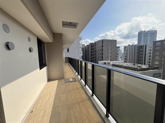 バルコニー　バルコニーからの眺めを楽しみながら食事をしませんか