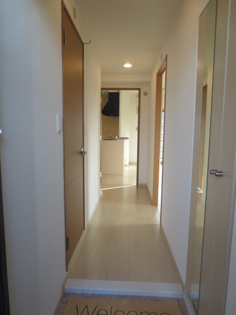 玄関　現状優先です