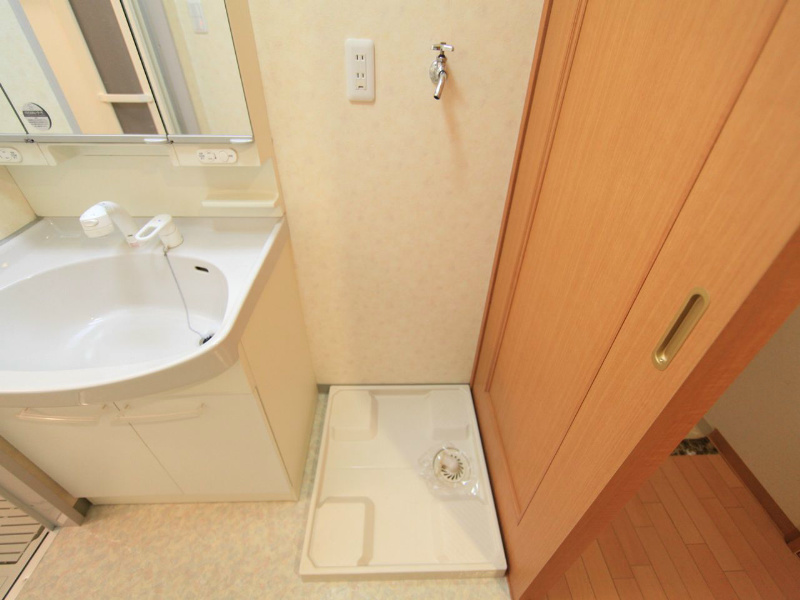 その他　室内洗濯機置場完備