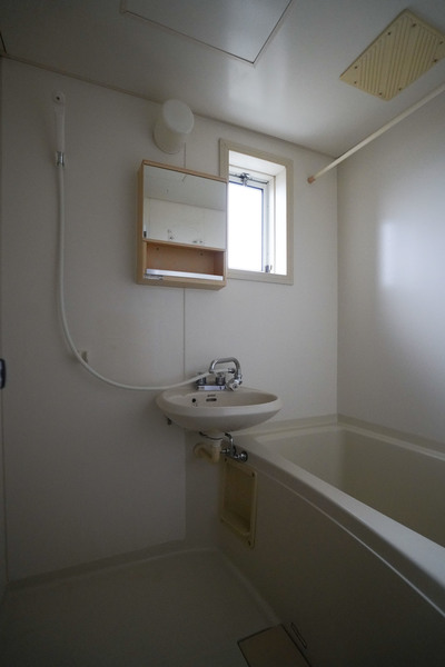 バス・シャワールーム　同じ建物の別のお部屋