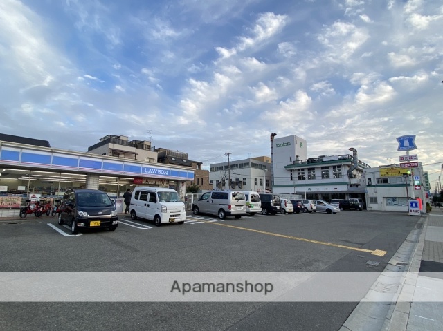 コンビニ　ローソン（コンビニ）まで952m