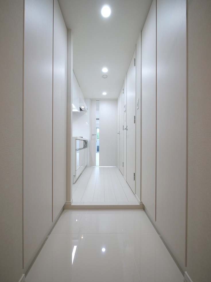 玄関　明るい室内です