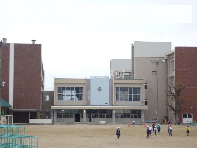 小学校　飯田市立丸山小学校（小学校）まで1523m
