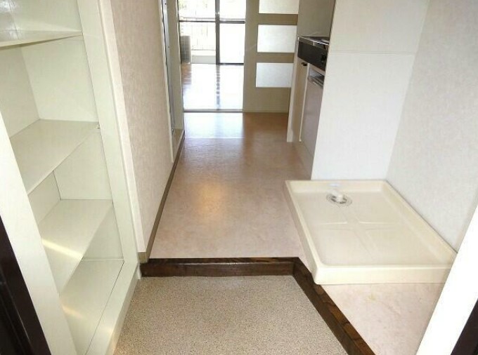 玄関　※別部屋参考写真