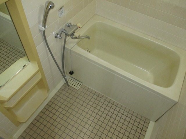 バス・シャワールーム　お風呂で疲れを癒して下さいね