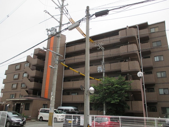 建物外観　建物の個性を主張するシックな外観です