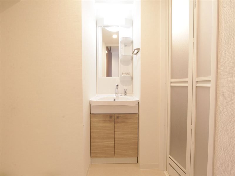 洗面設備　脱衣所　独立洗面台（シャンプードレッサー付）