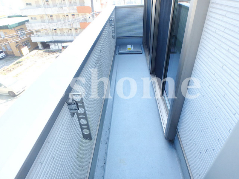 バルコニー　東側は朝陽が入ります