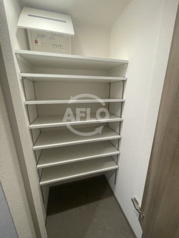 収納　レオンヴァリエ長堀通　シューズインクローゼット