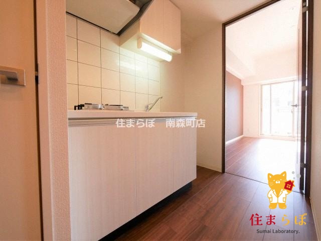 キッチン　「ただの部屋探しじゃない。“あなたの暮らし”探しです。」