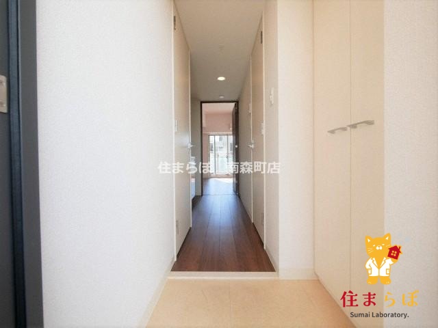 玄関　「気になったら、LINEで気軽に相談できますよ。」