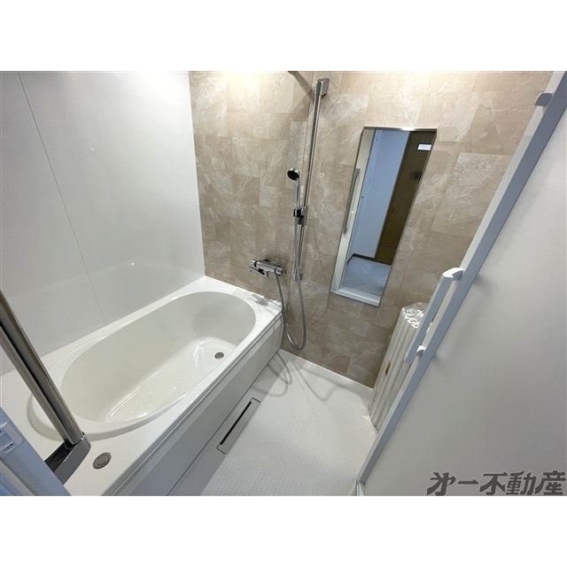 バス・シャワールーム　バスルーム