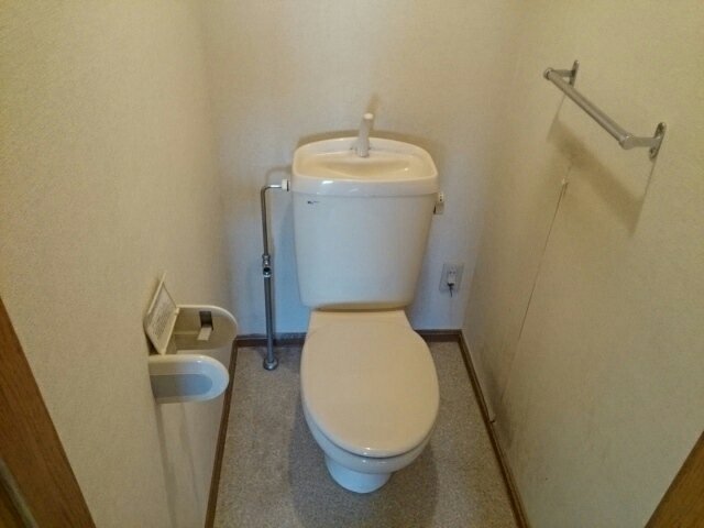 トイレ　トイレもきれいです