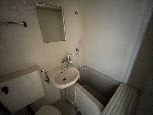 バス・シャワールーム　シンプルなユニットバスです！