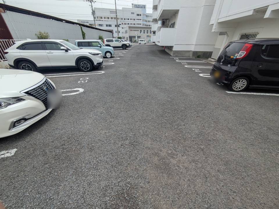 駐車場　駐車場