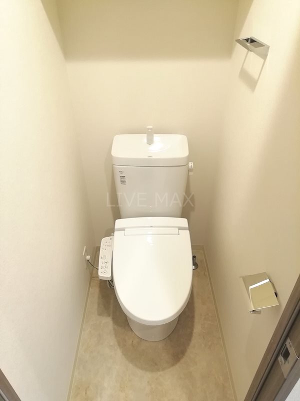 トイレ　ウォシュレット付き