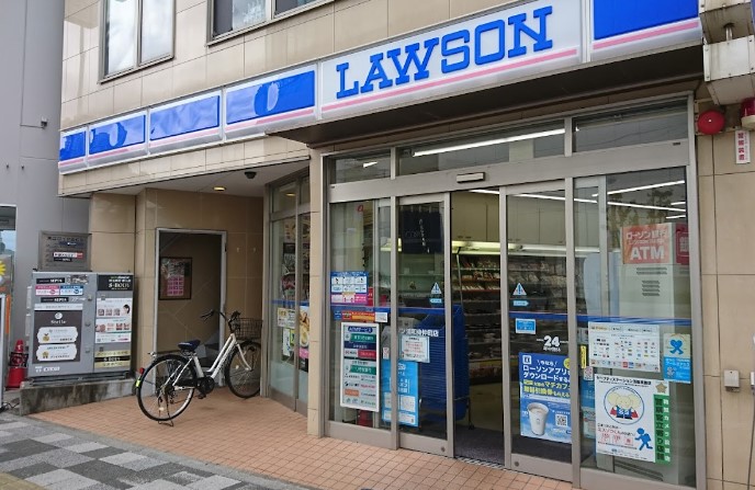 コンビニ　ローソン 浦和東仲町店（コンビニ）まで593m