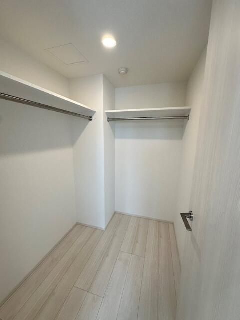 収納　奥行のあるウォークインクローゼットならお荷物多い方でも安心☆