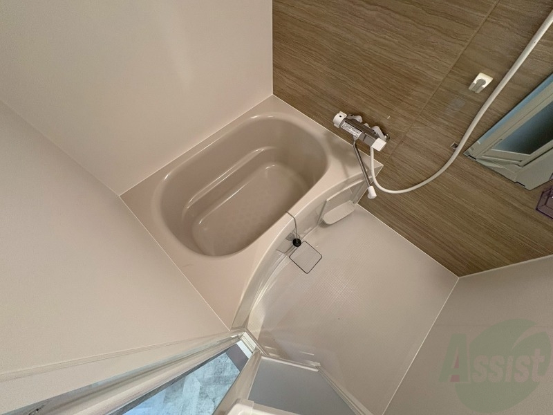 バス・シャワールーム　お風呂になります。一日の疲れを癒してくださいね。