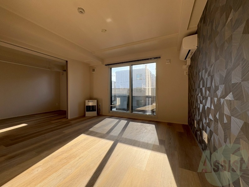 居室・リビング　広々としたリビングですね。使い勝手がよさそうですね！