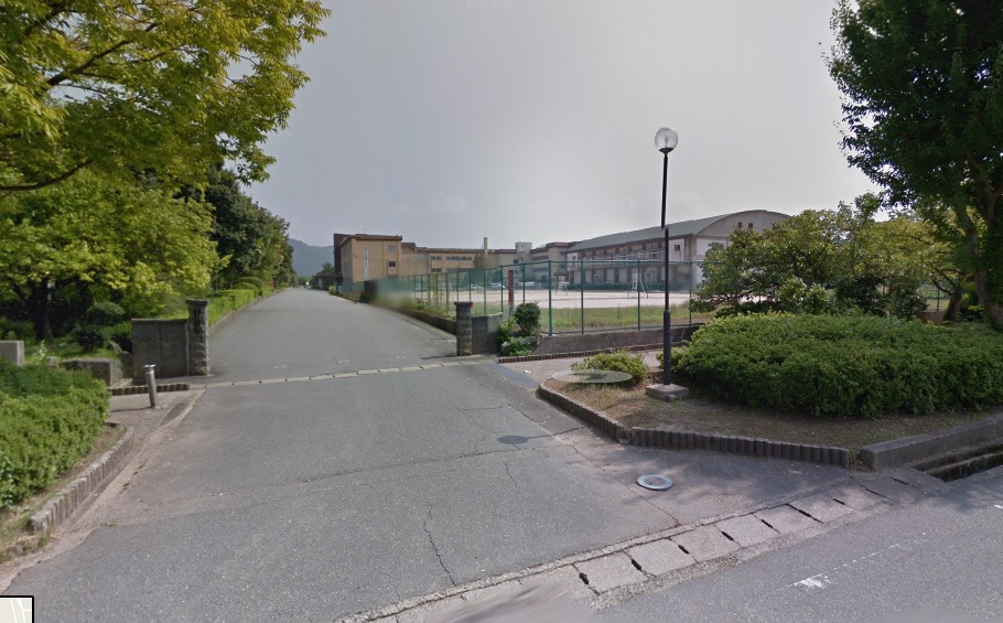 中学校　豊岡市立豊岡南中学校（中学校）まで2069m