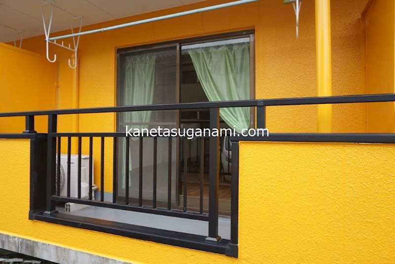 バルコニー　陽当たり良好。採光十分にあります。