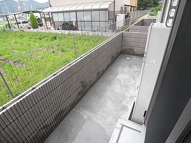 バルコニー　類似物件の写真になります。