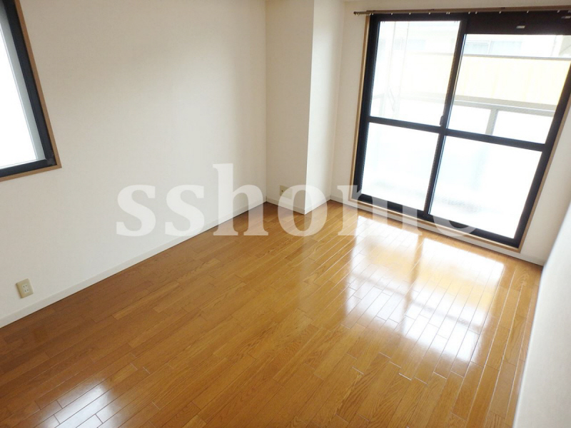 居室・リビング　明るいお部屋です☆