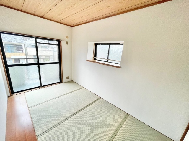 その他設備　角部屋で窓も多いです。