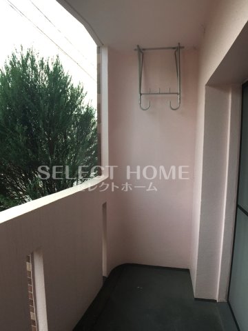 バルコニー　開放的で明るい空間を演出してくれるバルコニーです