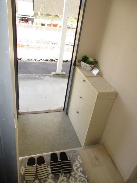 玄関　シューズボックス付きの玄関です☆