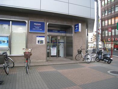 銀行　みずほ銀行 東大阪支店（銀行）まで98m