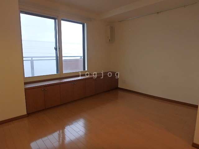 居室・リビング　居間