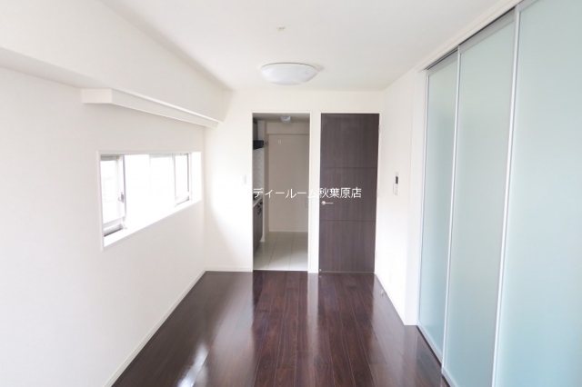 居室・リビング　別号室参考写真