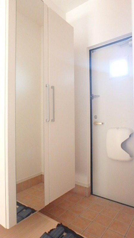 玄関　図面と現状に相違がある場合には現状を優先