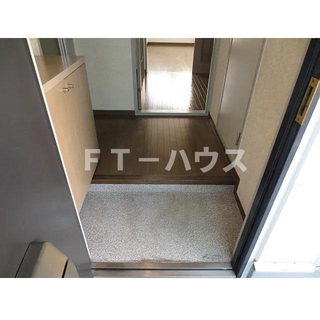 玄関　内装もきれいです