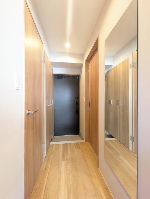 玄関　廊下～玄関スペース