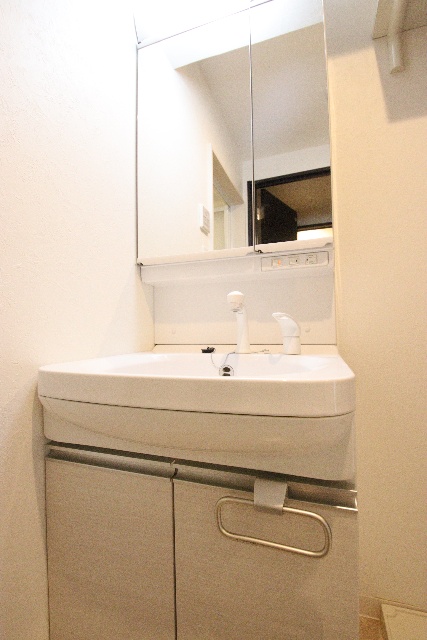 洗面設備　※別室の参考写真の為、現況優先です。