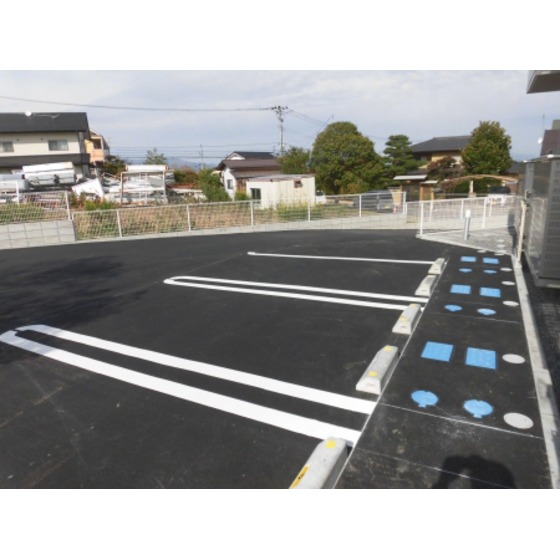 駐車場　バルコニー側