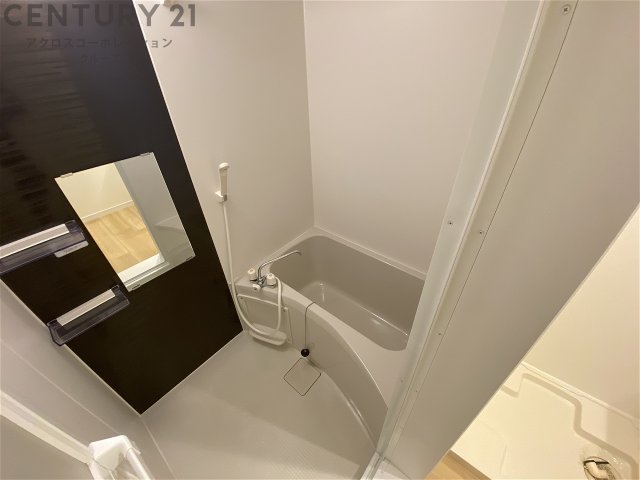 バス・シャワールーム　シンプルで機能的な浴室です