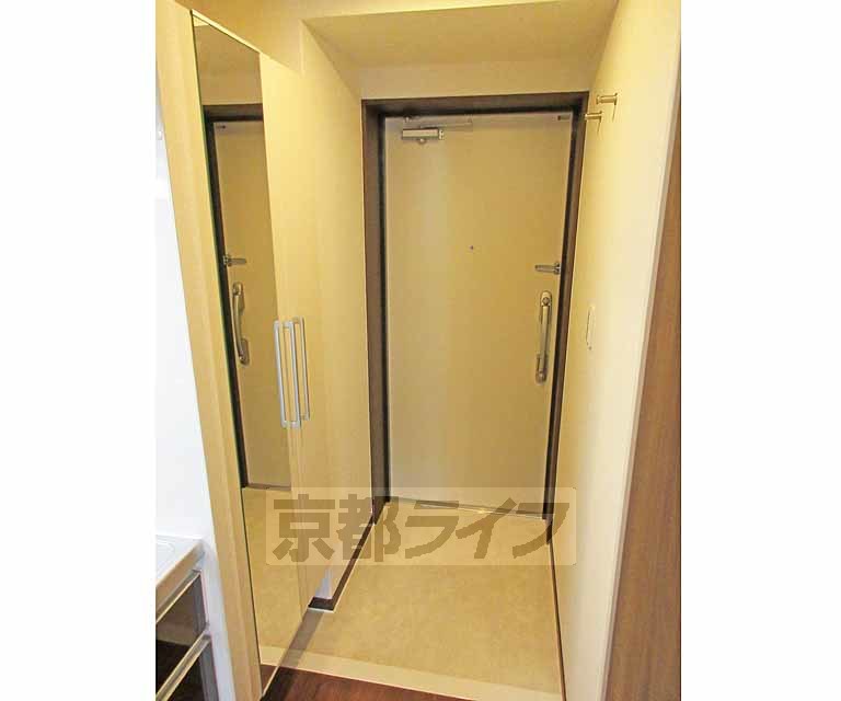 玄関　広く明るい玄関です